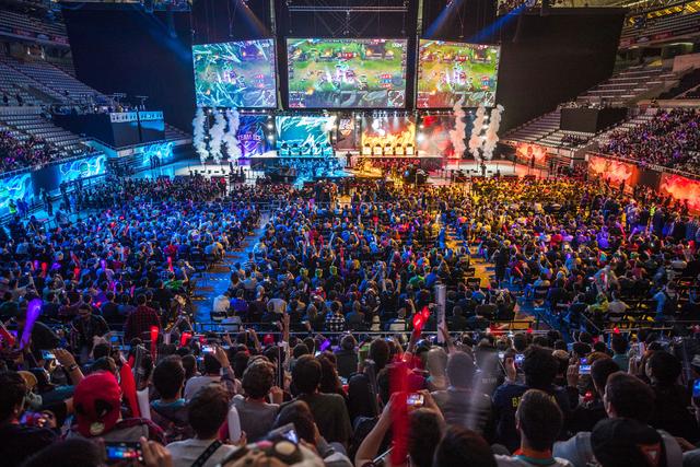 的人士都需 的人士都需